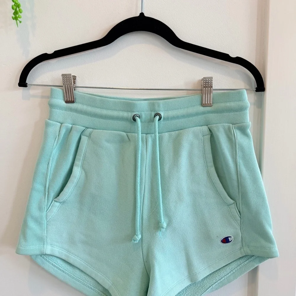 Champion Reverse Weave Women's Mint Green Short Embroidered Back Logo Size Small
